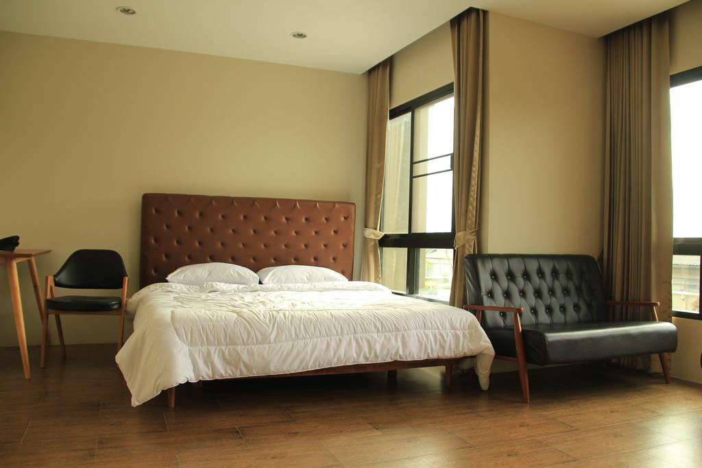 The Residence Thepkanjana Ban Khlong Krathum Baen Экстерьер фото