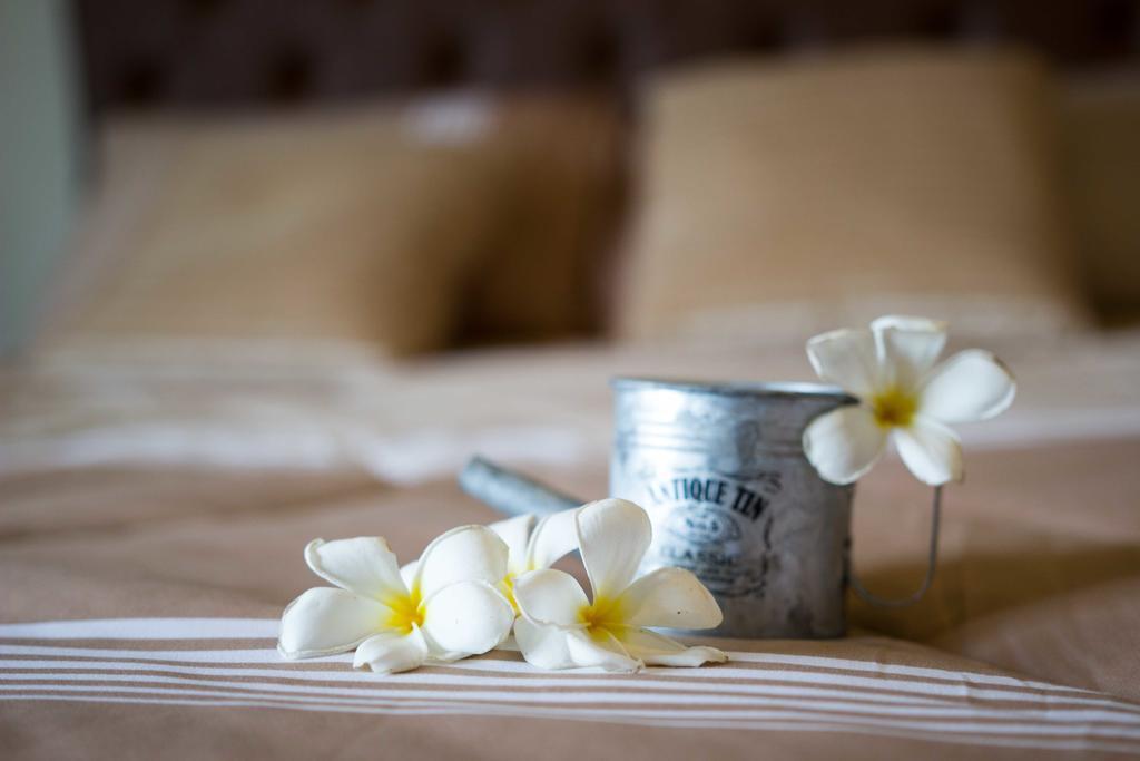 The Residence Thepkanjana Ban Khlong Krathum Baen Экстерьер фото