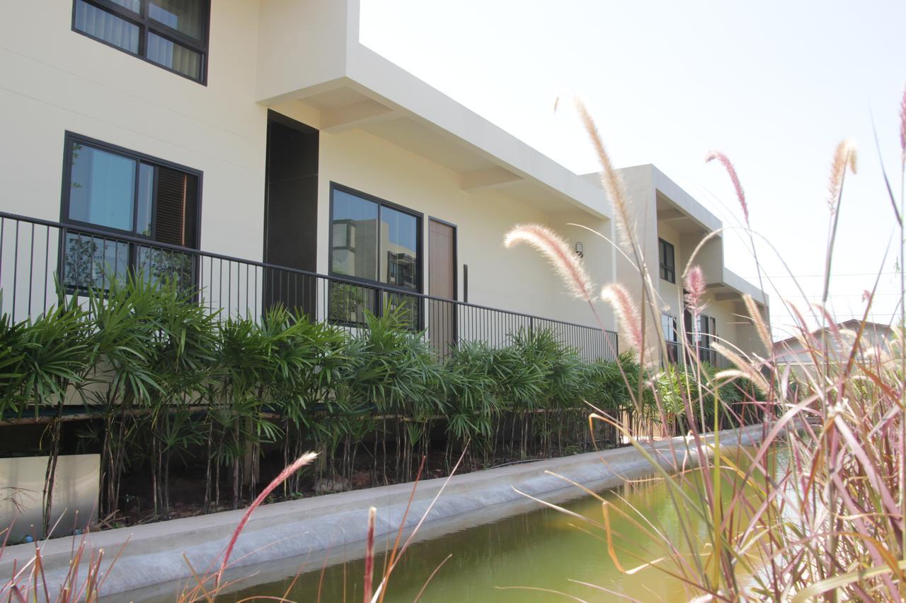 The Residence Thepkanjana Ban Khlong Krathum Baen Экстерьер фото