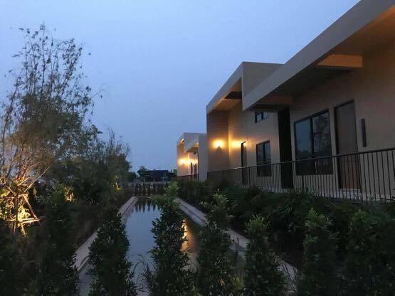 The Residence Thepkanjana Ban Khlong Krathum Baen Экстерьер фото